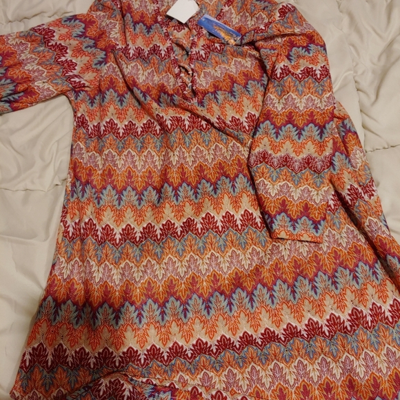 Top - Picture 2 of 2